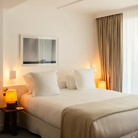 Hotel Les Roches Rouges, A Beaumier