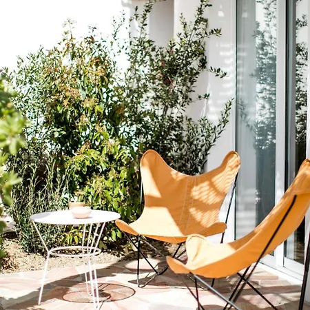 Hotel Les Roches Rouges, A Beaumier Saint-Raphael (Var)